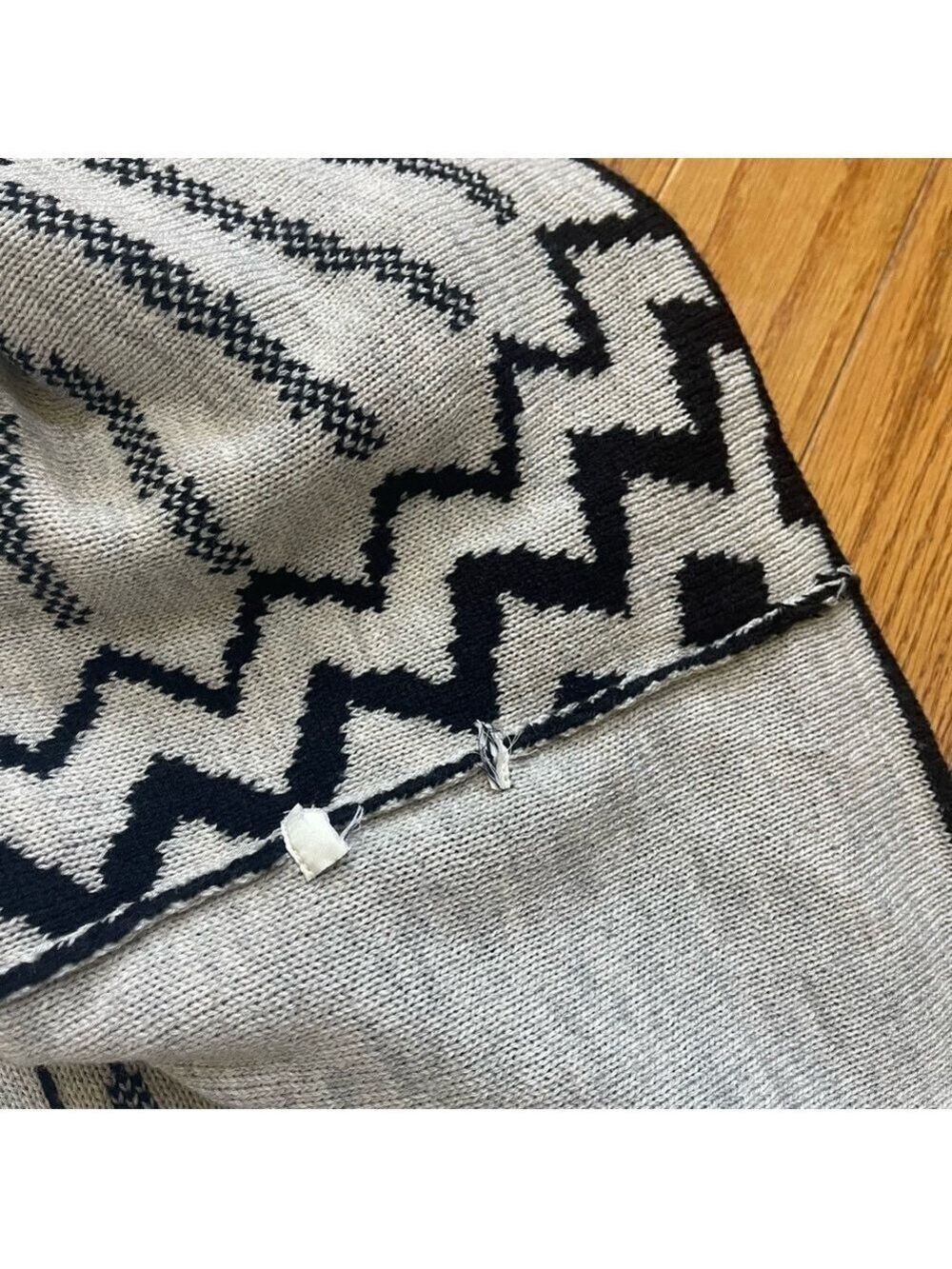 Madison 88 Knit Shawl, Wrap Women’s One Size Black & Gray Poncho Cardigan - Picture 8 of 9
